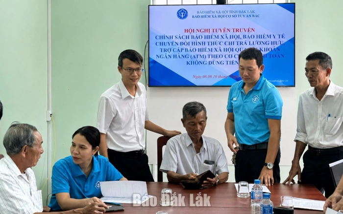 Đưa tiện ích số đến với người hưởng bảo hiểm xã hội