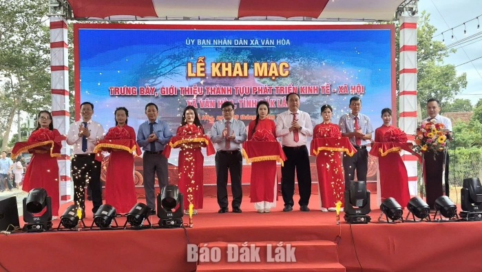 Vân Hòa khai mạc không gian trưng bày, giới thiệu thành tựu và sản phẩm địa phương