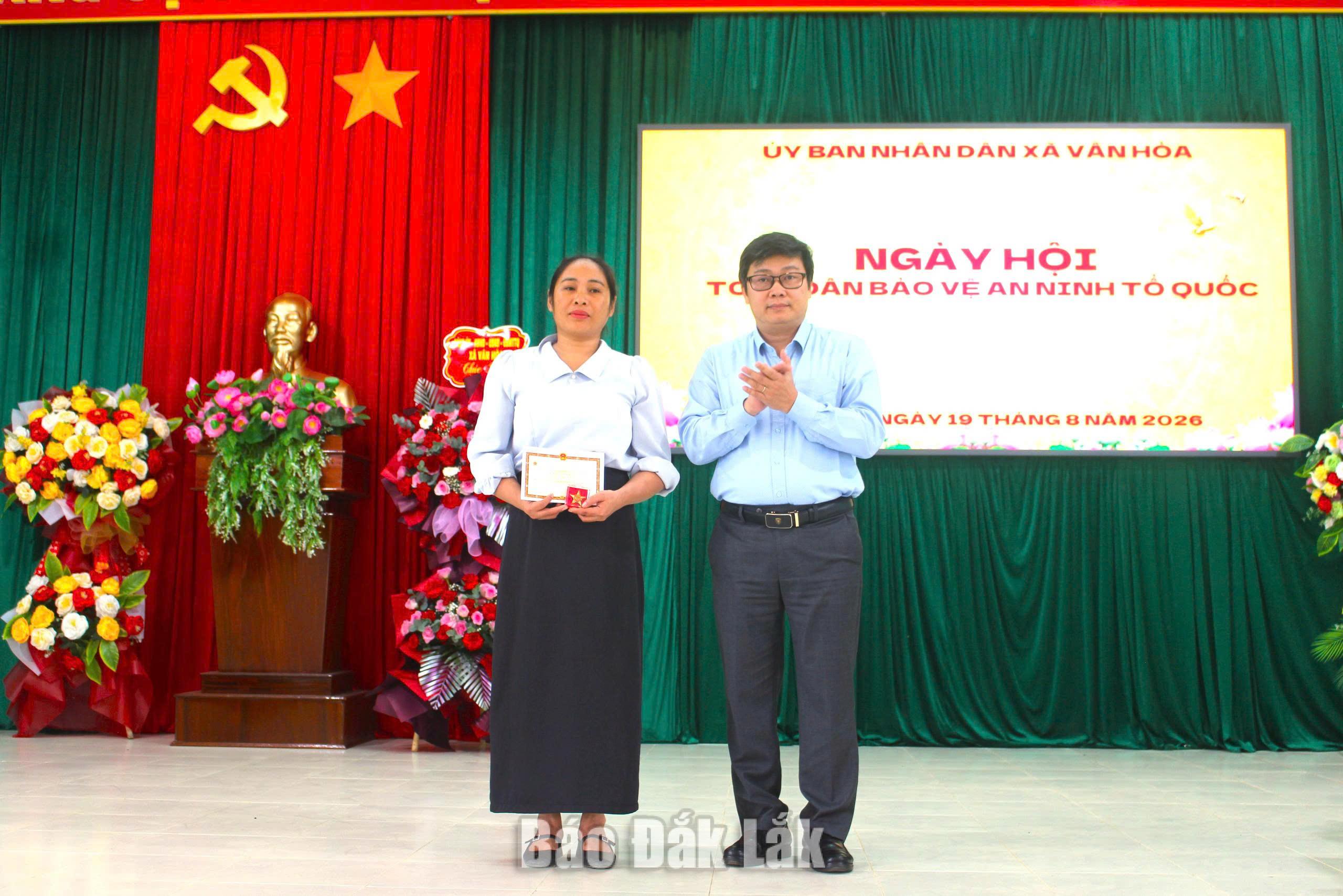 cá nhân được Bộ Công an tặng Kỷ niệm chương Vì sự nghiệp bảo vệ an ninh Tổ quốc.