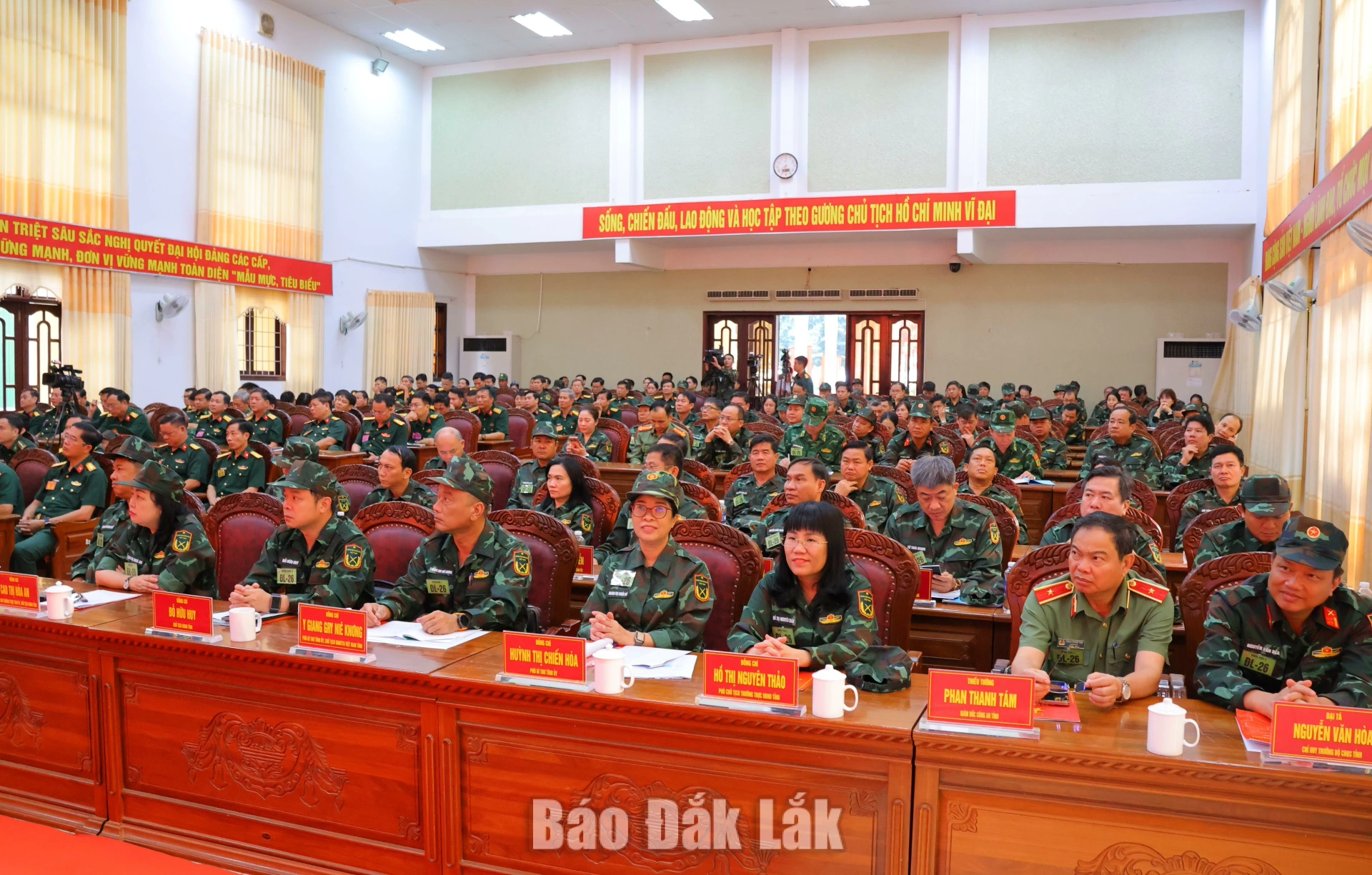 Các đại biểu tham dự khai mạc diễn tập.