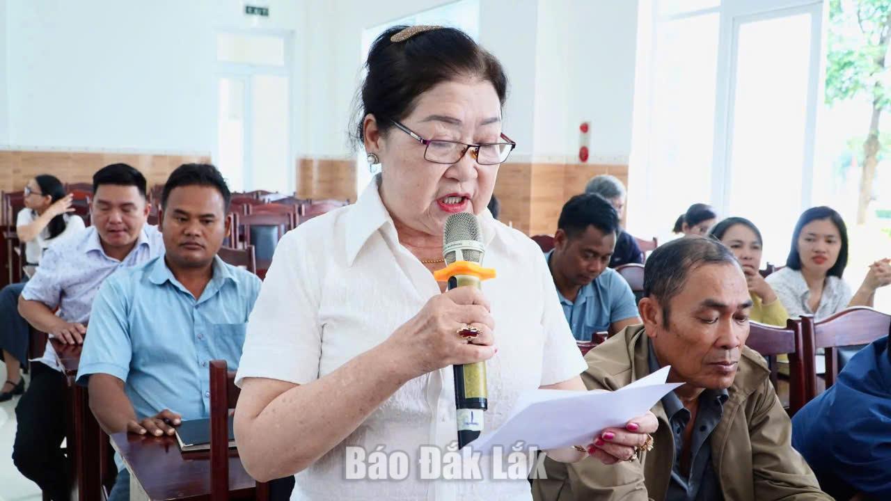 Người dân neeutkieens nghị tại buổi đối thoại
