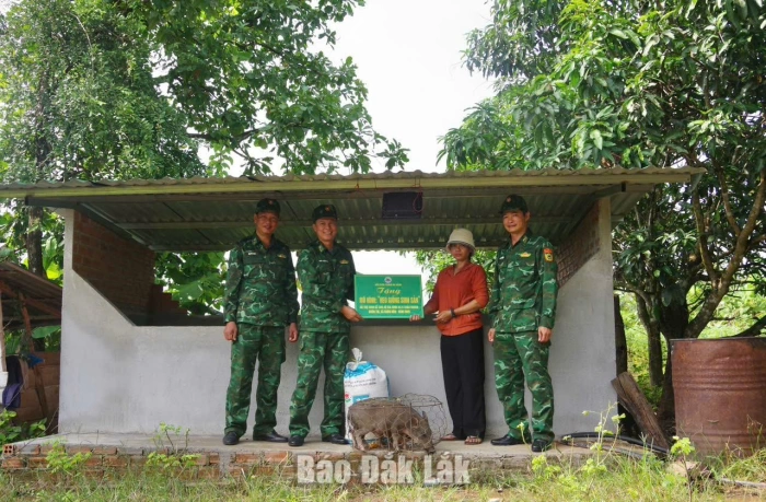 Hỗ trợ hơn 700 cây tre giống và sinh kế cho người dân biên giới