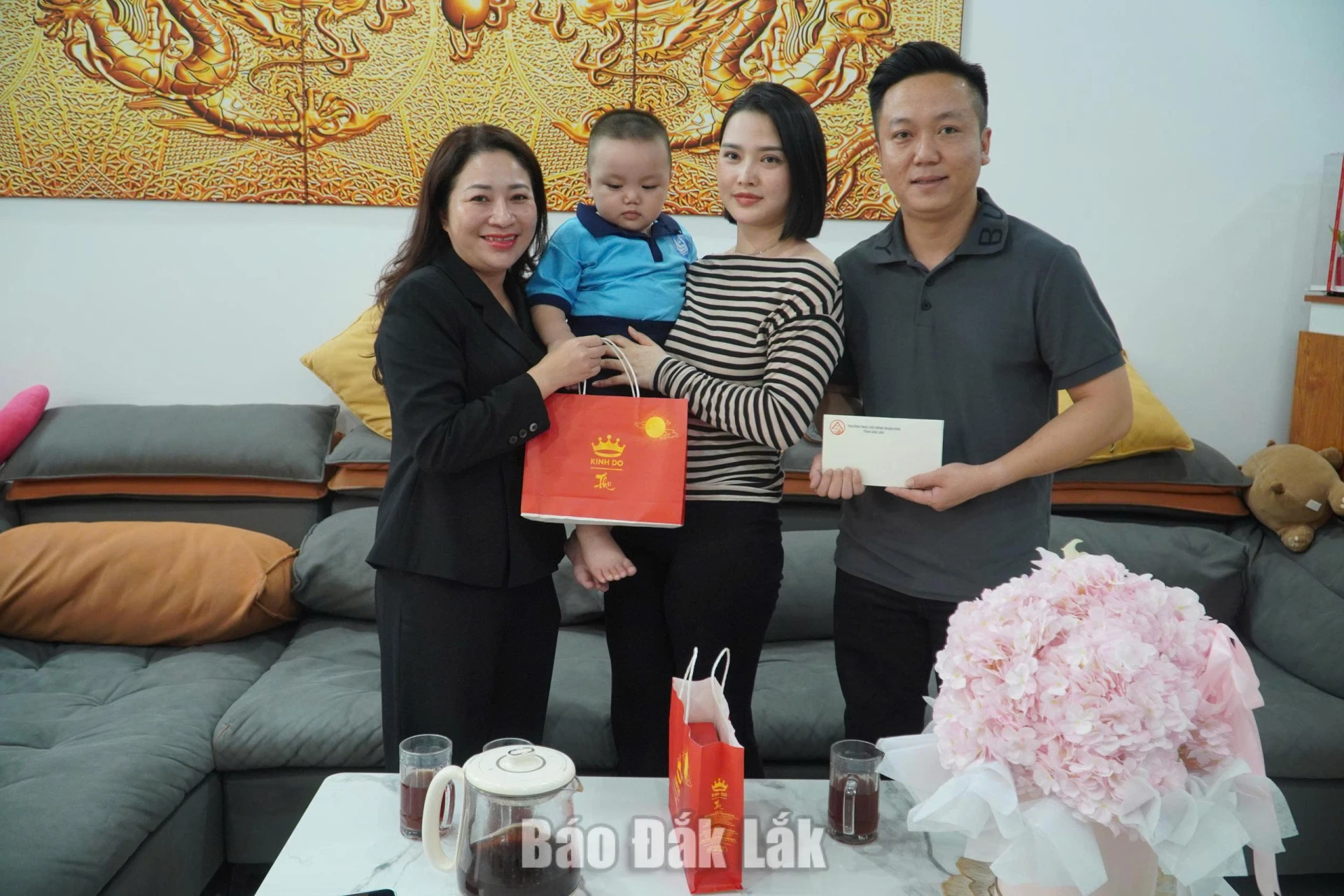 tặng quà
