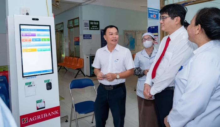 Xã Sơn Hòa lần đầu đưa vào sử dụng kiosk y tế thông minh