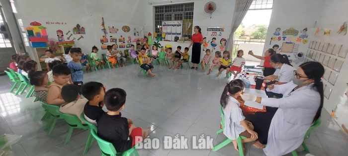 Hơn 4.600 trẻ dưới 6 tuổi ở xã Hòa Phú được khám sức khỏe định kỳ