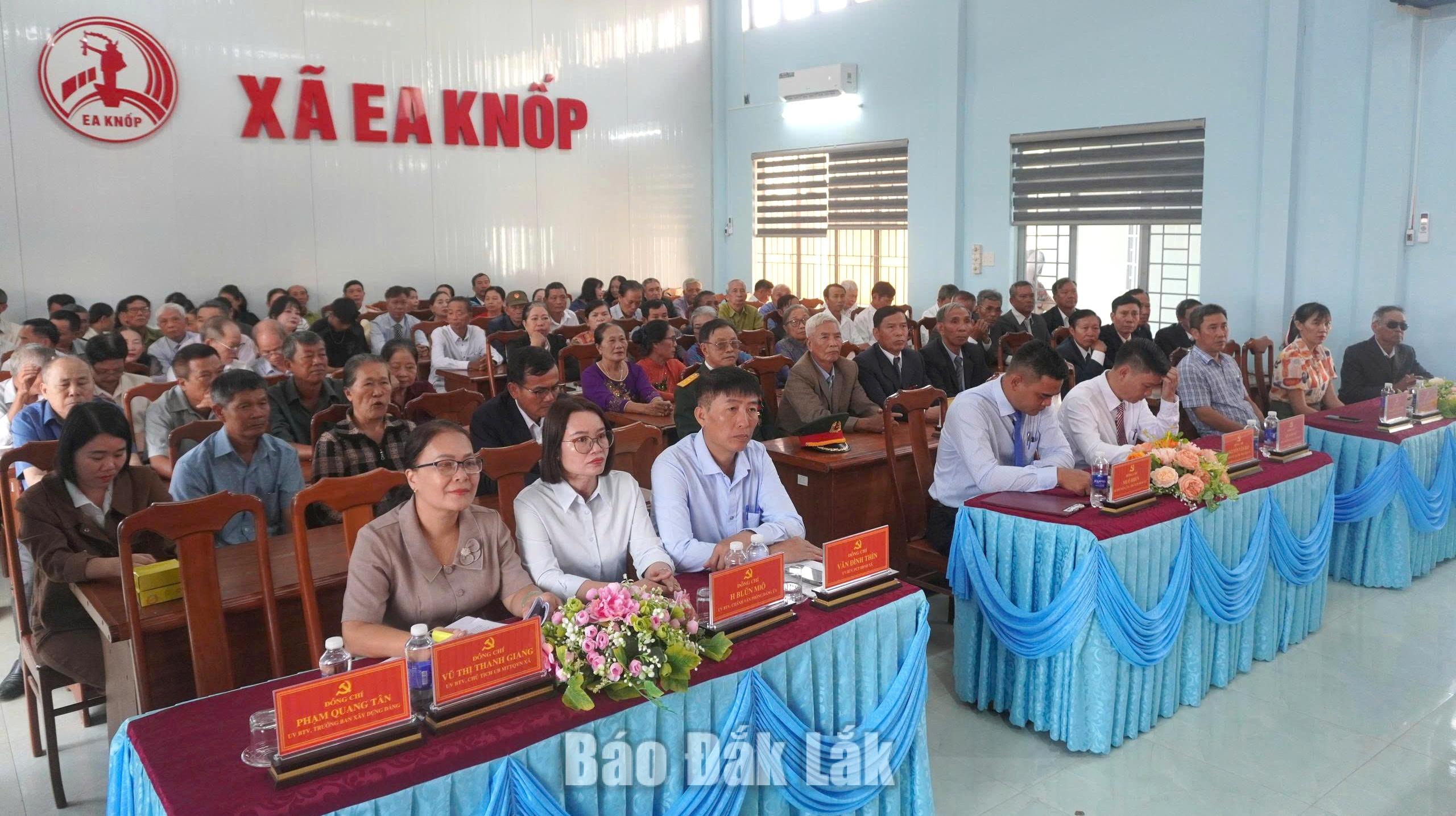 Các đại biểu tham dự buổi lễ.