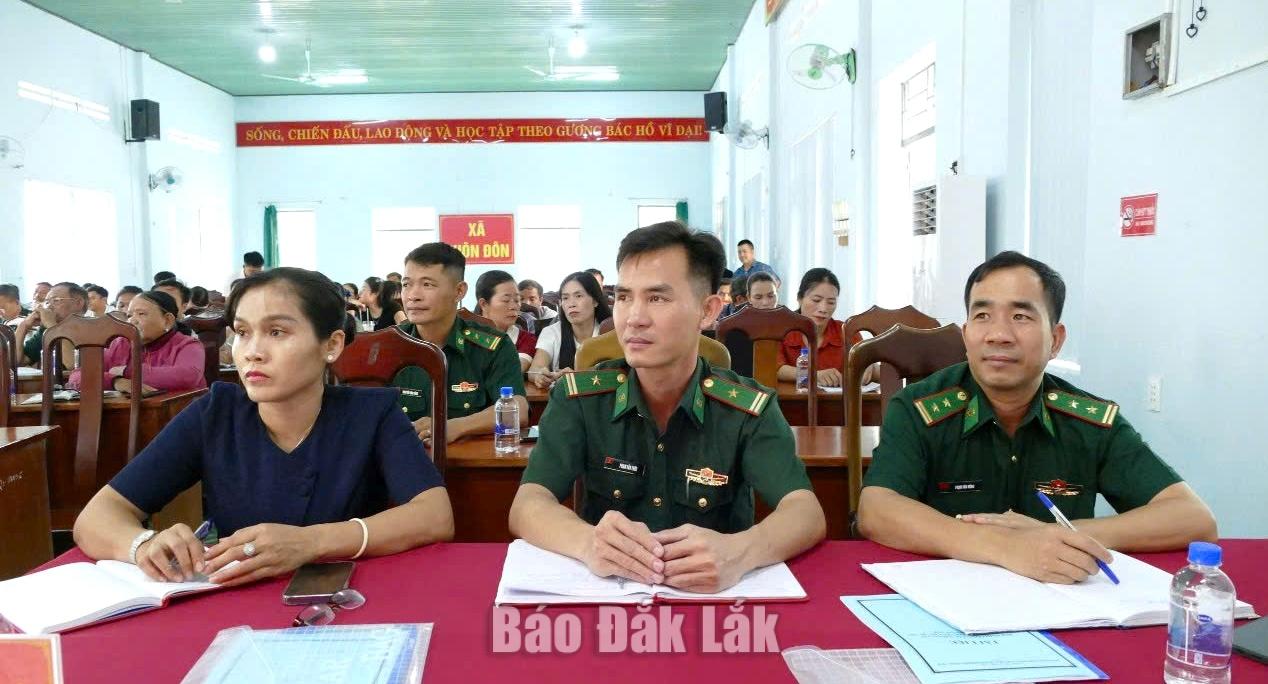 Các đại biểu tham dự hội nghị.