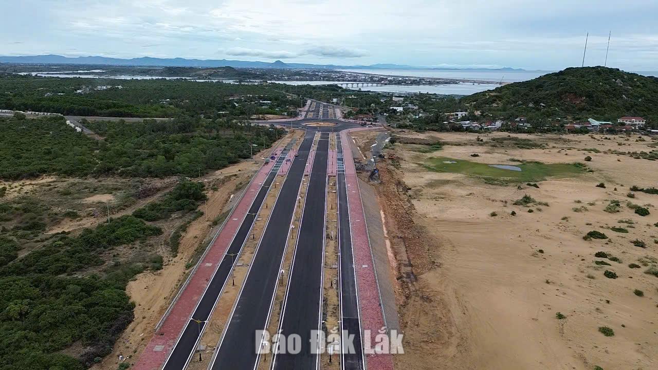 Phuoc Tan - Bai Nga Road forming a key connectivity corridor, helping expand development space within the South Phu Yen Economic Zone.