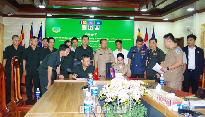 Dak Lak and Mondulkiri Provinces hold talks on search, repatriation of Vietnamese War martyrs’ remains