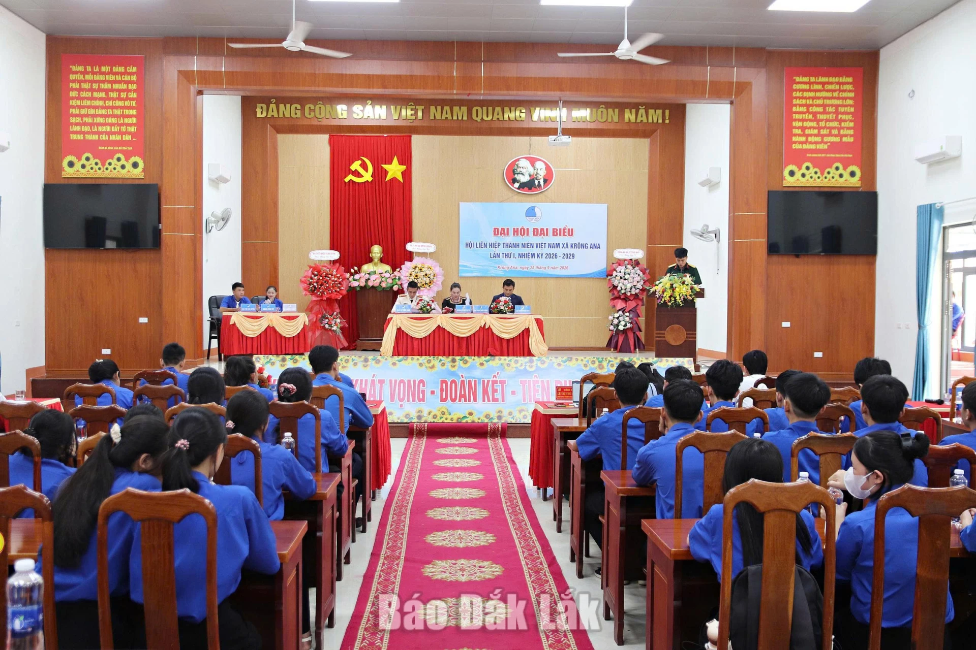 Toàn cảnh đại hội.