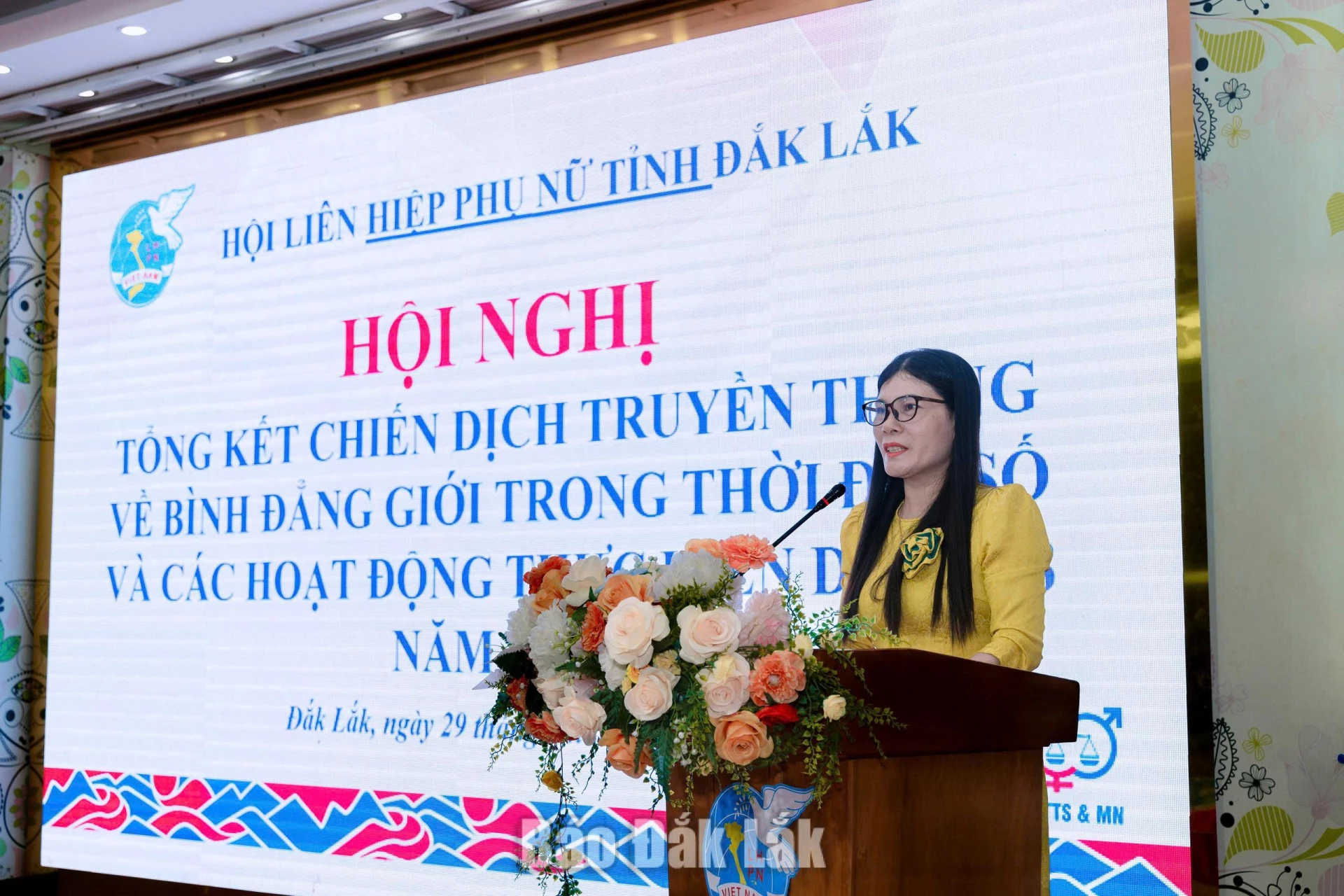 Đại biểu tham luận tại hội nghị.