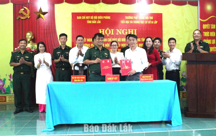 Ban Chỉ huy Bộ đội Biên phòng tỉnh kết nghĩa với Trường Phổ thông nội trú Tiểu học và THCS Ia Lốp