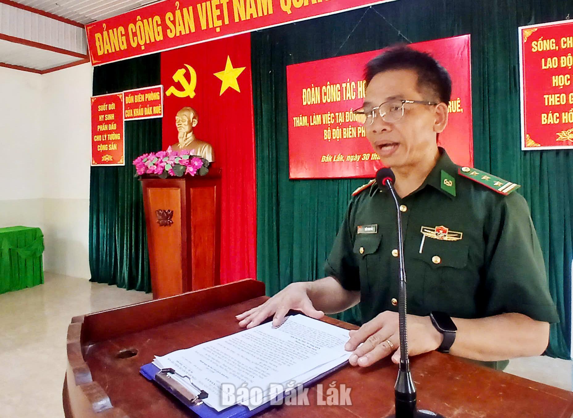 Thượng tá Trần Minh Hải, Đồn trưởng Đồn Biên phòng 739, báo cáo tình hình thực hiện nhiệm vụ của đơn vị.