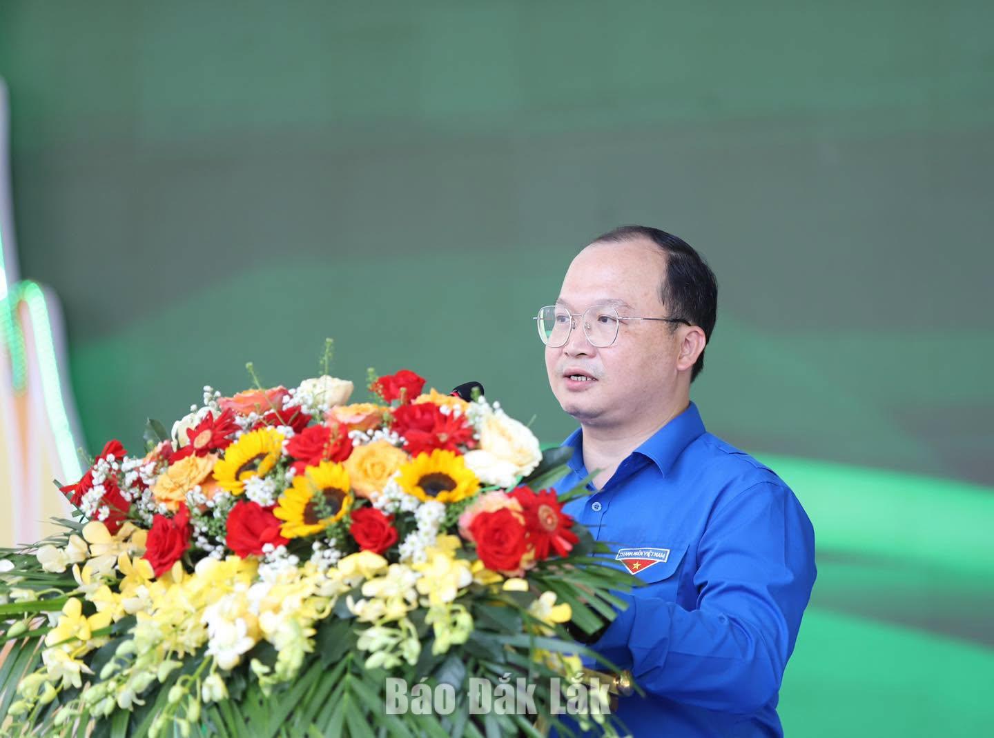 Phó Trưởng Ban Công tác Thanh thiếu nhi Trung ương Đoàn Cảnh Chí Quân phát biểu khai mạc triển lãm.
