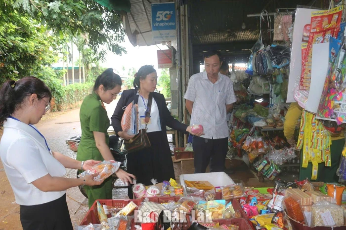 Ea Na tăng cường kiểm tra an toàn thực phẩm dịp Tết Trung thu