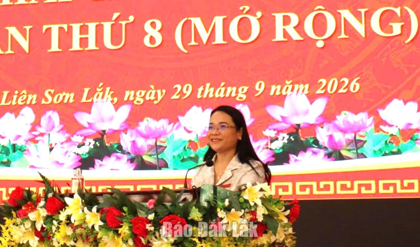 Bí thư Đảng ủy, Chủ tịch HĐND xã Liên Sơn Lắk phát biểu bế mạc hội nghị.