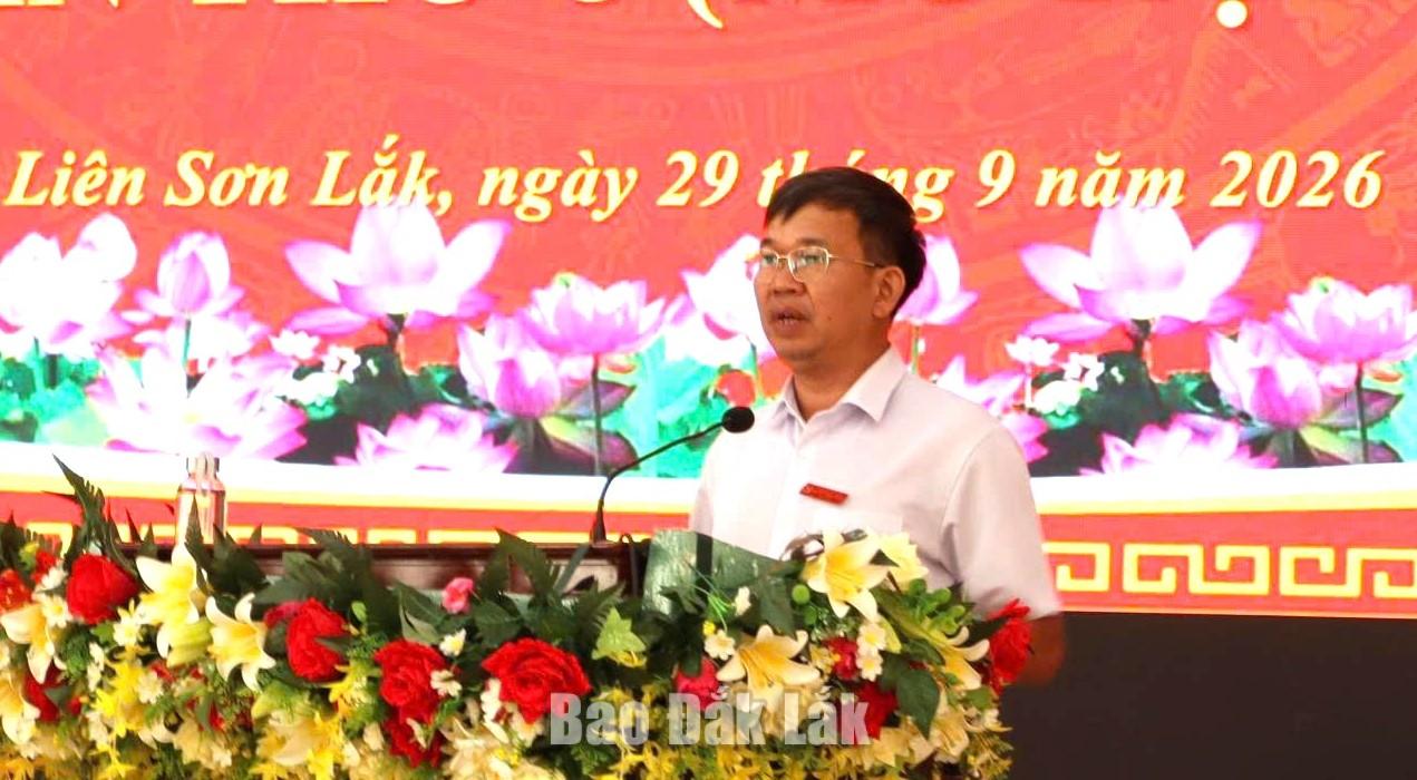 Phó Bí thư Thường trực Đảng ủy xã Liên Sơn Lắk Nguyễn Trọng Trung điều hành thảo luận.