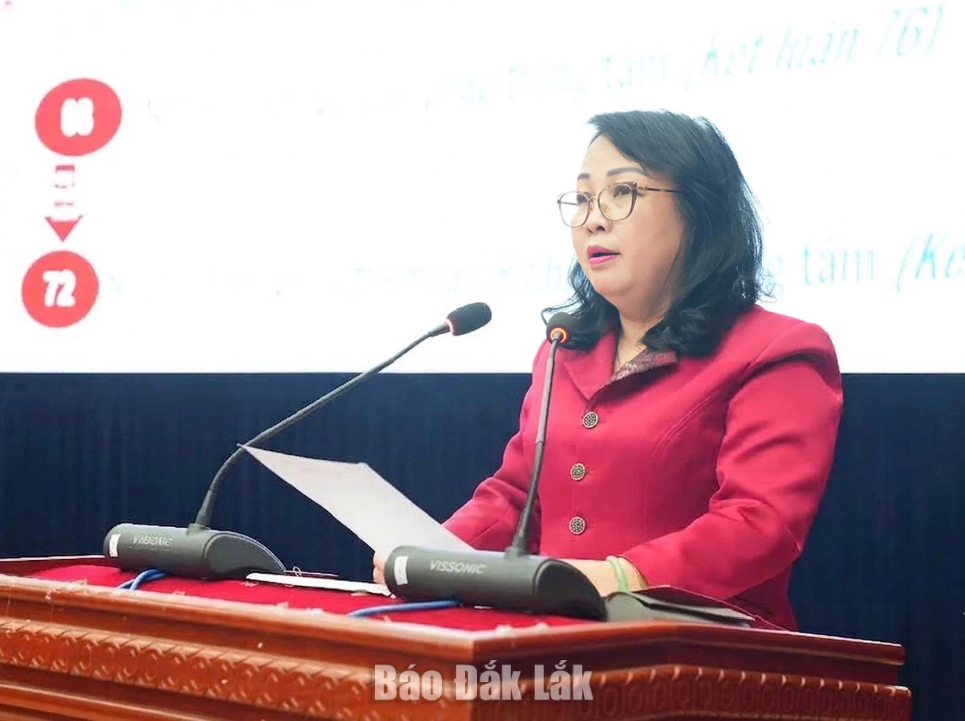Đồng chí Cao Thị Hòa An, Ủy viên Trung ương Đảng, Phó Bí thư Thường trực Tỉnh ủy, Chủ tịch HĐND tỉnh truyền đạt các chương trình, kế hoạch.