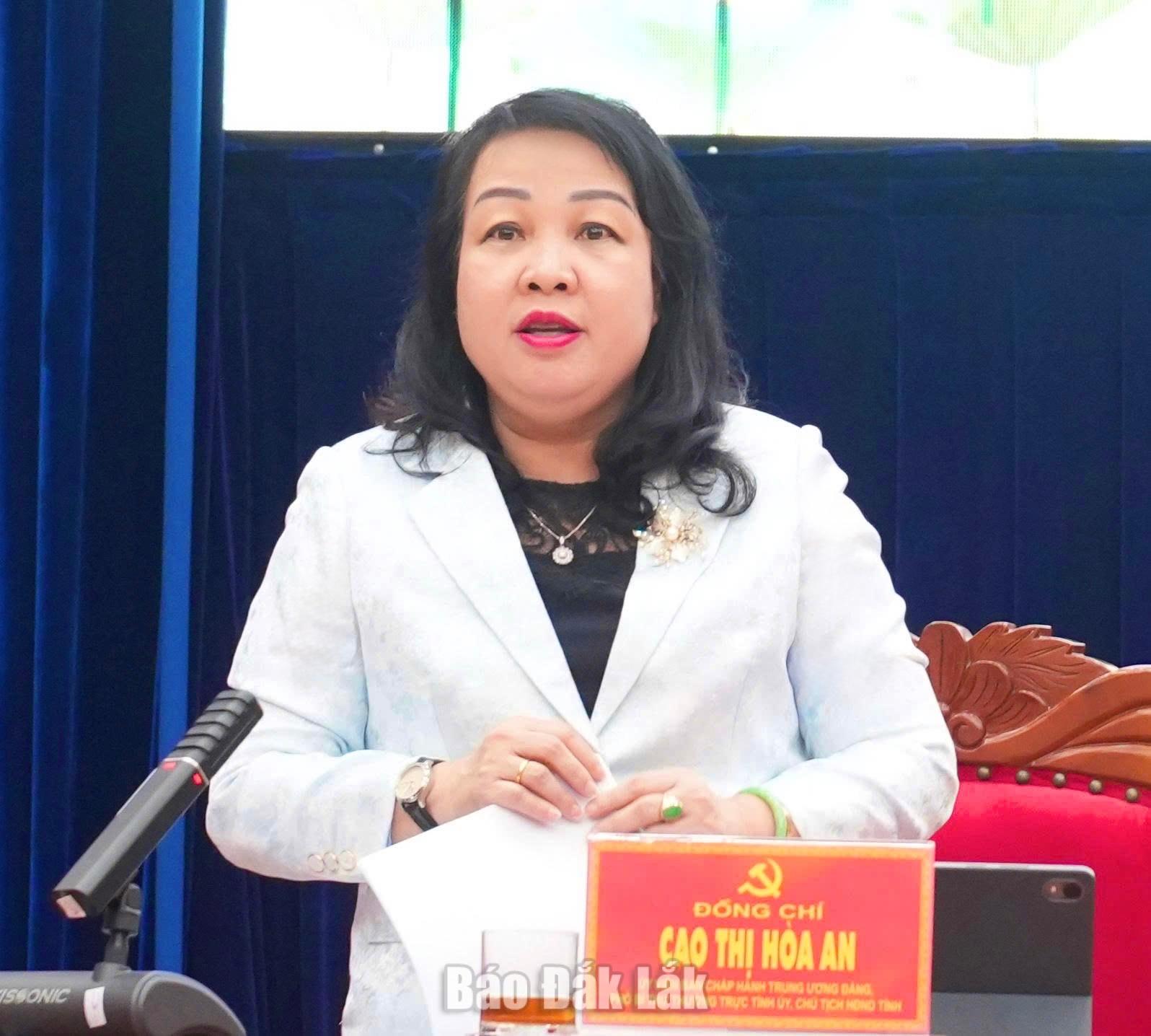 Đồng chí Cao Thị Hòa An, Ủy viên Trung ương Đảng, Phó Bí thư Thường trực Tỉnh ủy, Chủ tịch HĐND tỉnh điều hành hội nghị.
