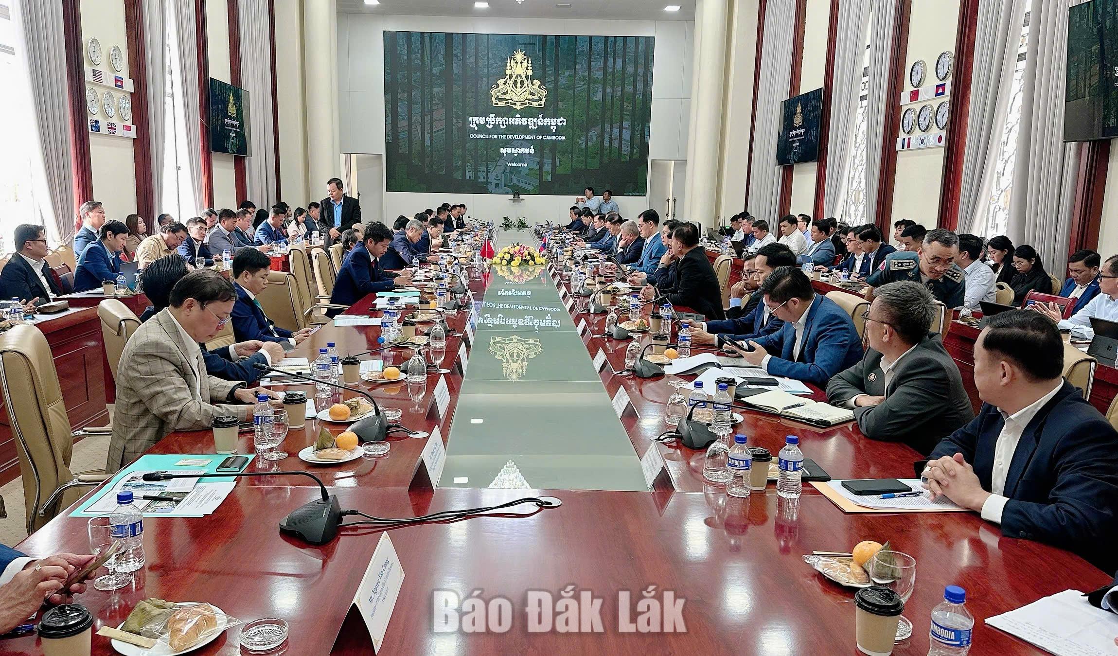 Quang cảnh buổi gặp mặt đối thoại