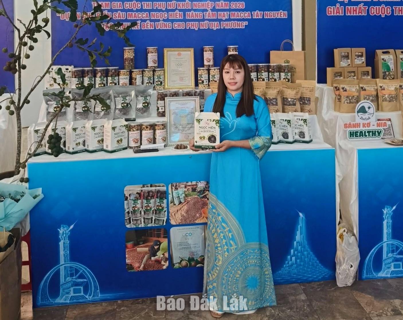 Gian hàng trưng bày các sản phẩm macca của chị Nguyễn Ngọc Hiền tại Ngày hội Phụ nữ khởi nghiệp năm 2026.