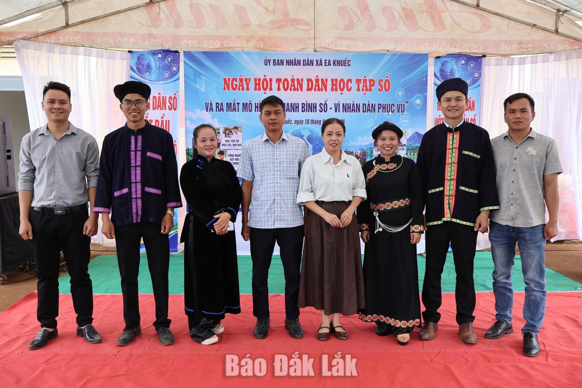 Ra mắt mô hình và Tổ công nghệ số thôn Thanh Bình.