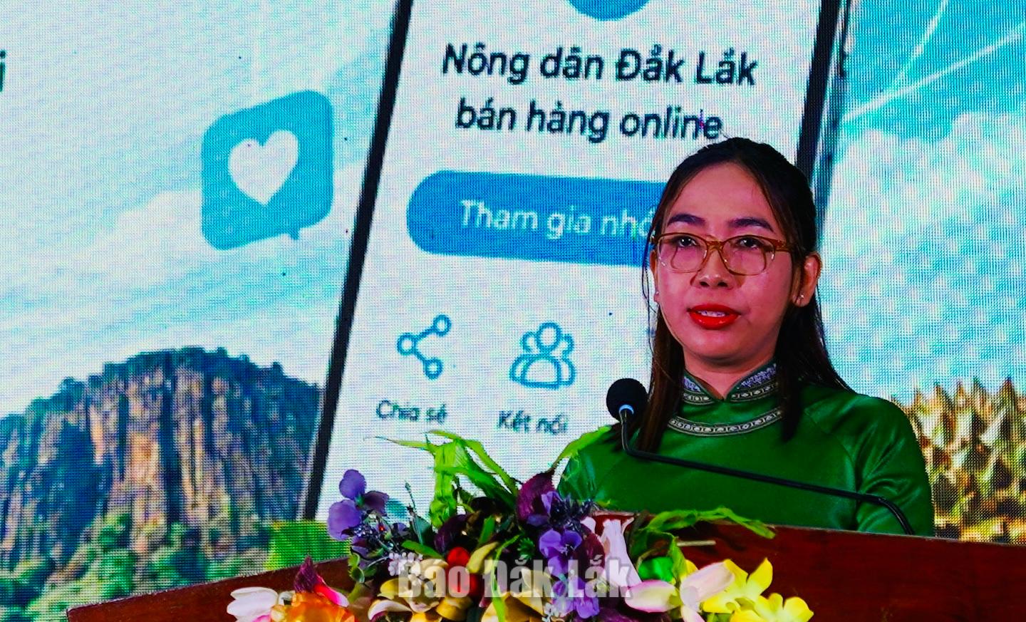 Đồng chí H’Giang Niê, Tỉnh ủy viên, Chủ tịch Hội Nông dân tỉnh phát biểu tại hội nghị.