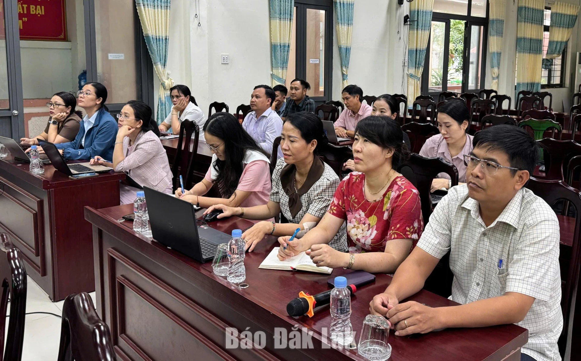 Các đại biểu tham gia tập huấn.