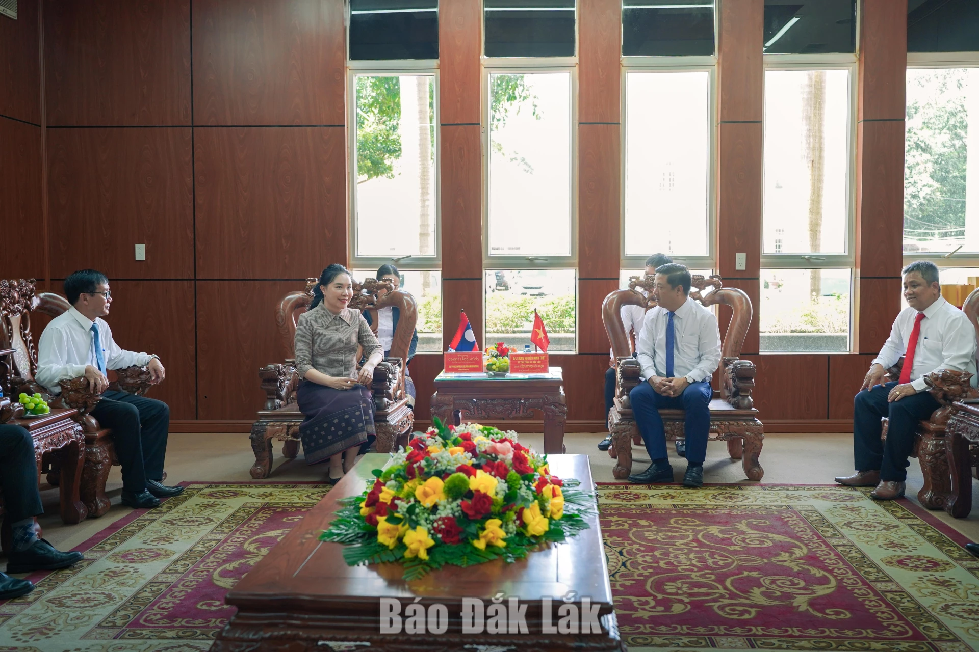 Bí thư Tỉnh ủy Đắk Lắk Lương Nguyễn Minh Triết tiếp bà Vonekham Cheuangmanivong, Tổng Lãnh sự nước Cộng hòa Dân chủ Nhân dân Lào tại TP. Đà Nẵng.
