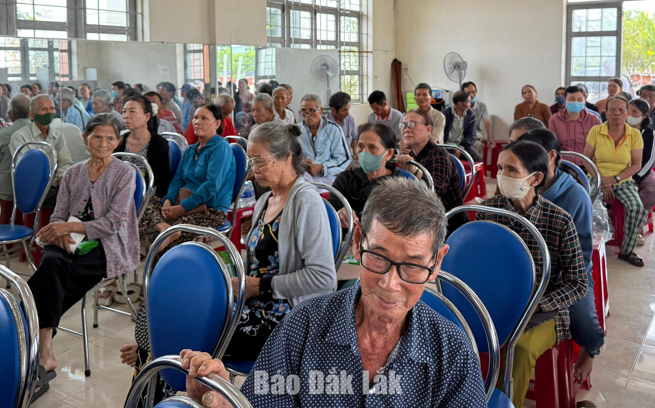 Hội nghị thu hút đông đảo người dân quan tâm tham dự.