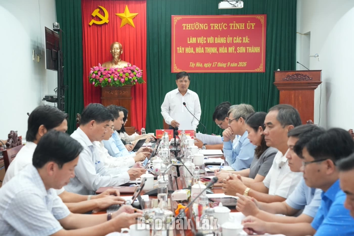 Bí thư Tỉnh ủy Lương Nguyễn Minh Triết làm việc với các xã Tây Hòa, Hòa Thịnh, Hòa Mỹ, Sơn Thành