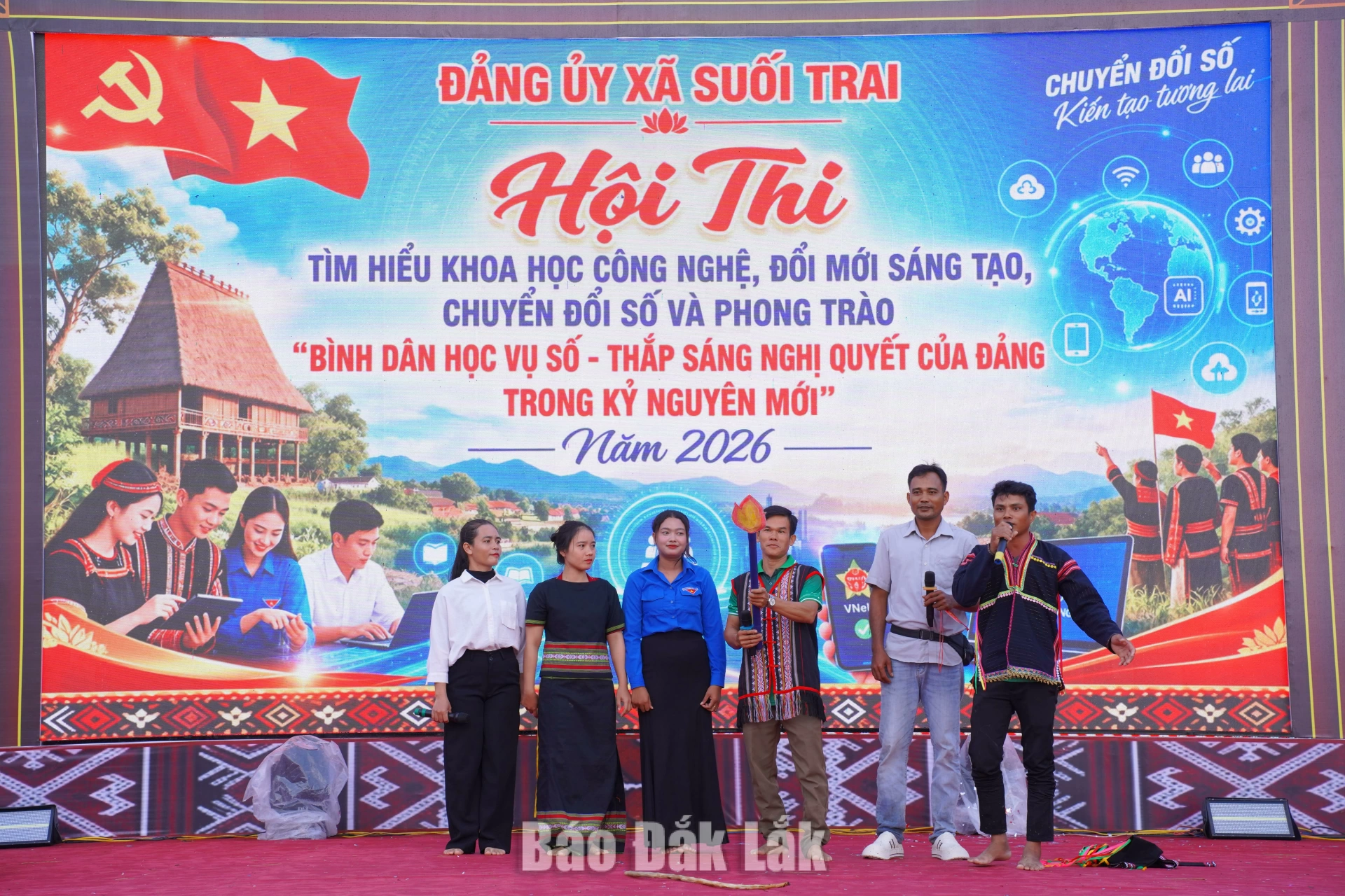 Ban tổ chức khéo léo lồng ghép cuộc thi chuyển đổi số, tăng hiệu quả tuyên truyền tại ngày hội.