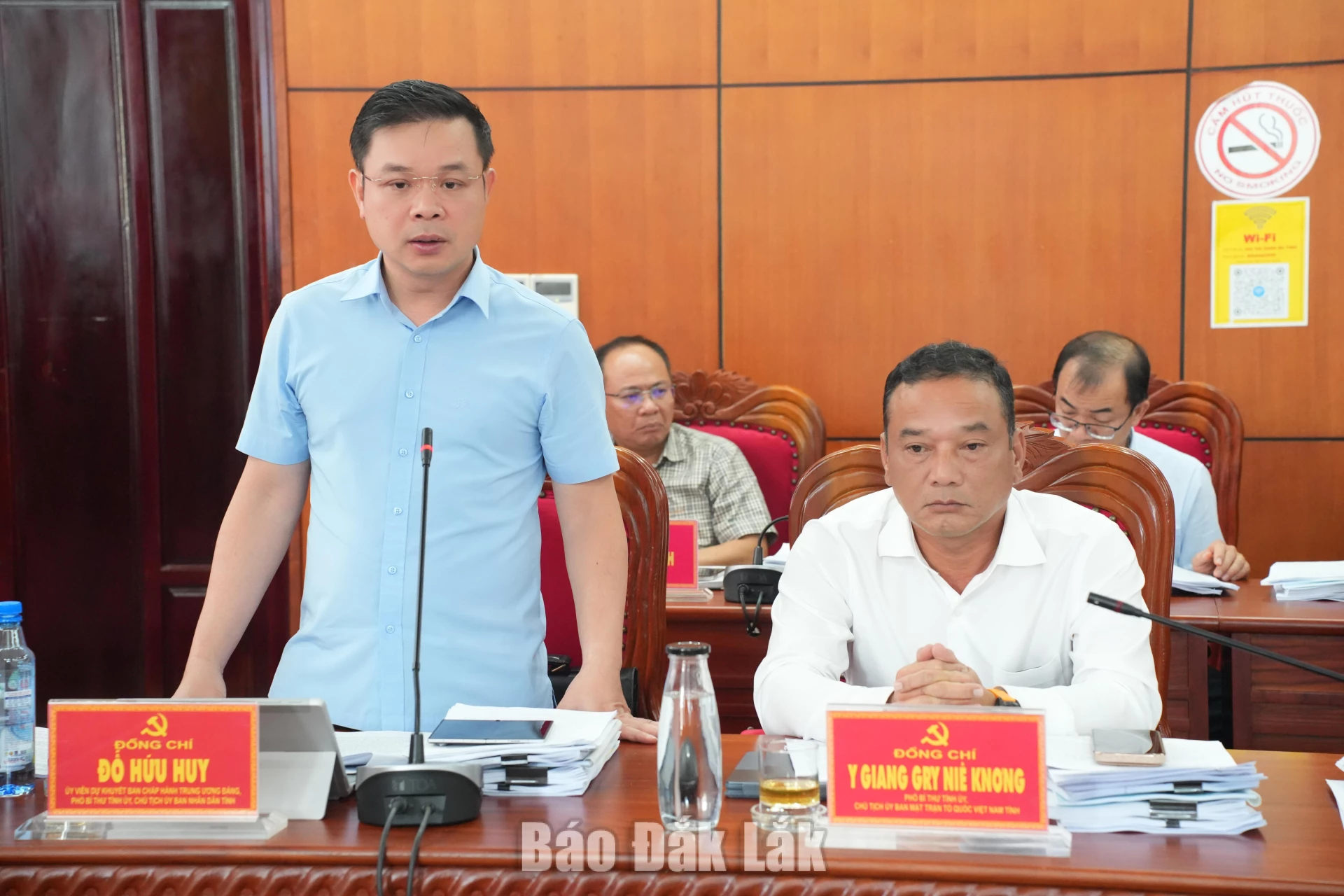 Đồng chí Đỗ Hữu Huy, Ủy viên Dự khuyết Trung ương Đảng, Phó Bí thư Tỉnh ủy, Chủ tịch UBND tỉnh phát biểu tại hội nghị.