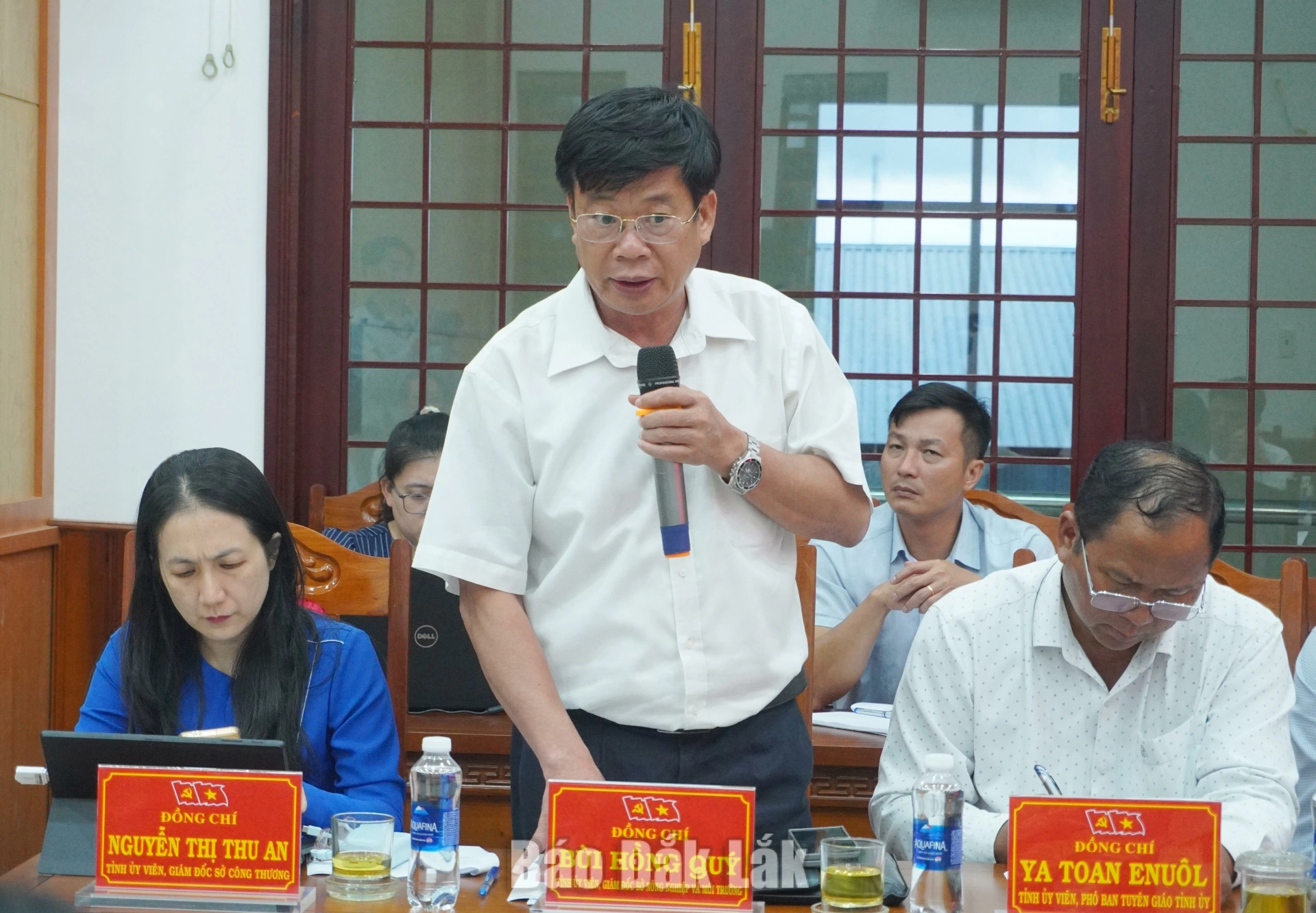 Giám đốc Sở Nông nghiệp và Môi trường Bùi Hồng Quý phát biểu tại buổi làm việc.