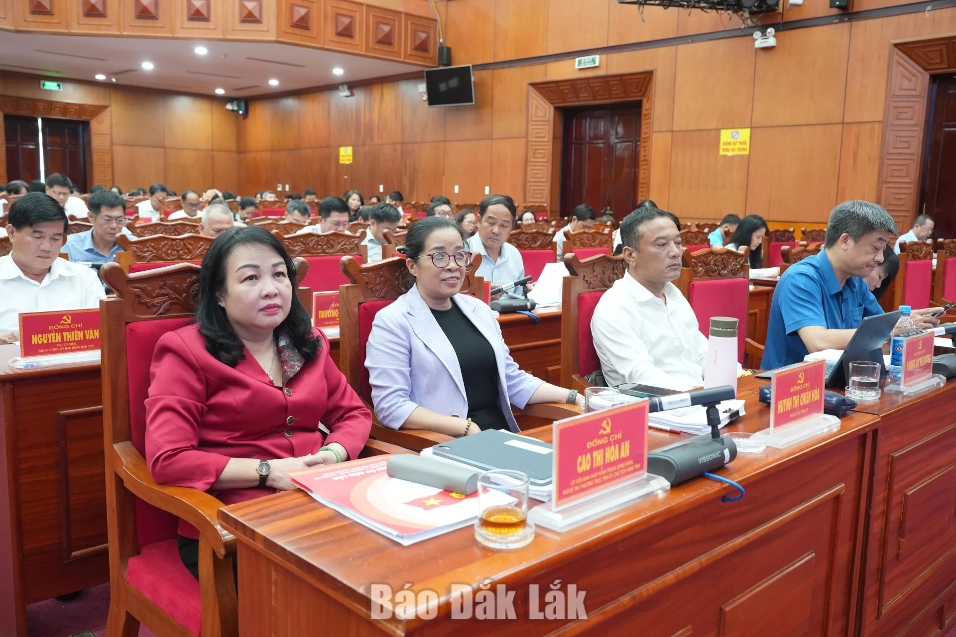 Các đại biểu dự hội nghị.