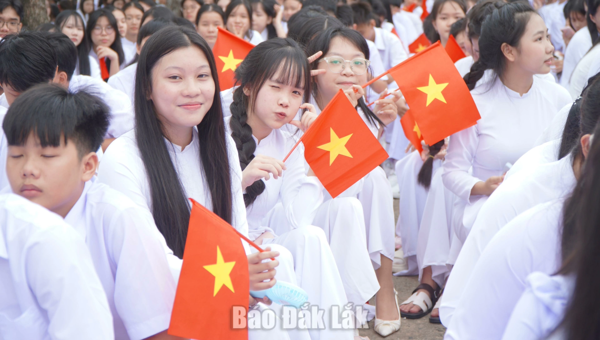 Niềm vui của các học sinh trong ngày khai giảng năm học 2026-2027.