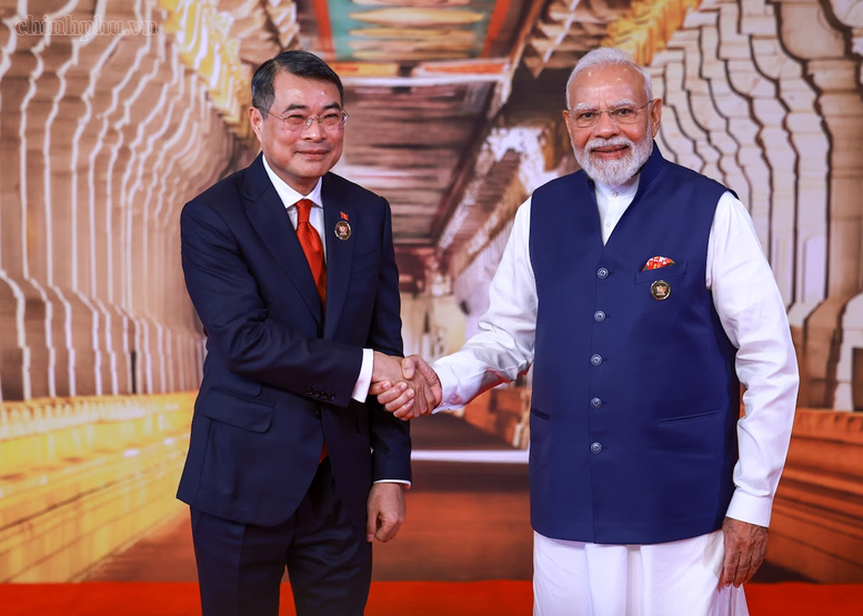 Thủ tướng Chính phủ Lê Minh Hưng và Thủ tướng Ấn Độ Narendra Modi tại Phiên thảo luận Hội nghị thượng đỉnh BRICS lần thứ 18- Ảnh: chinhphu.vn/Nhật Bắc