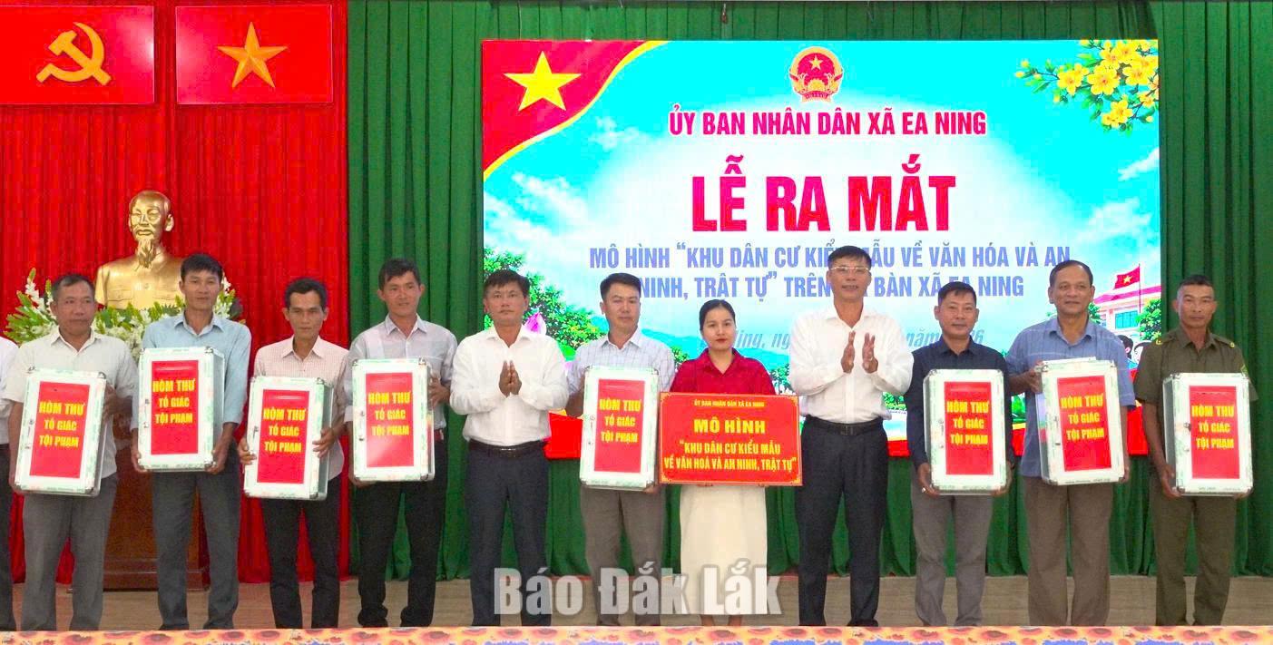 Ra mắt mô hình với sự tham gia của đại diện 17 thôn, buôn trên địa bàn xã Ea Ning.