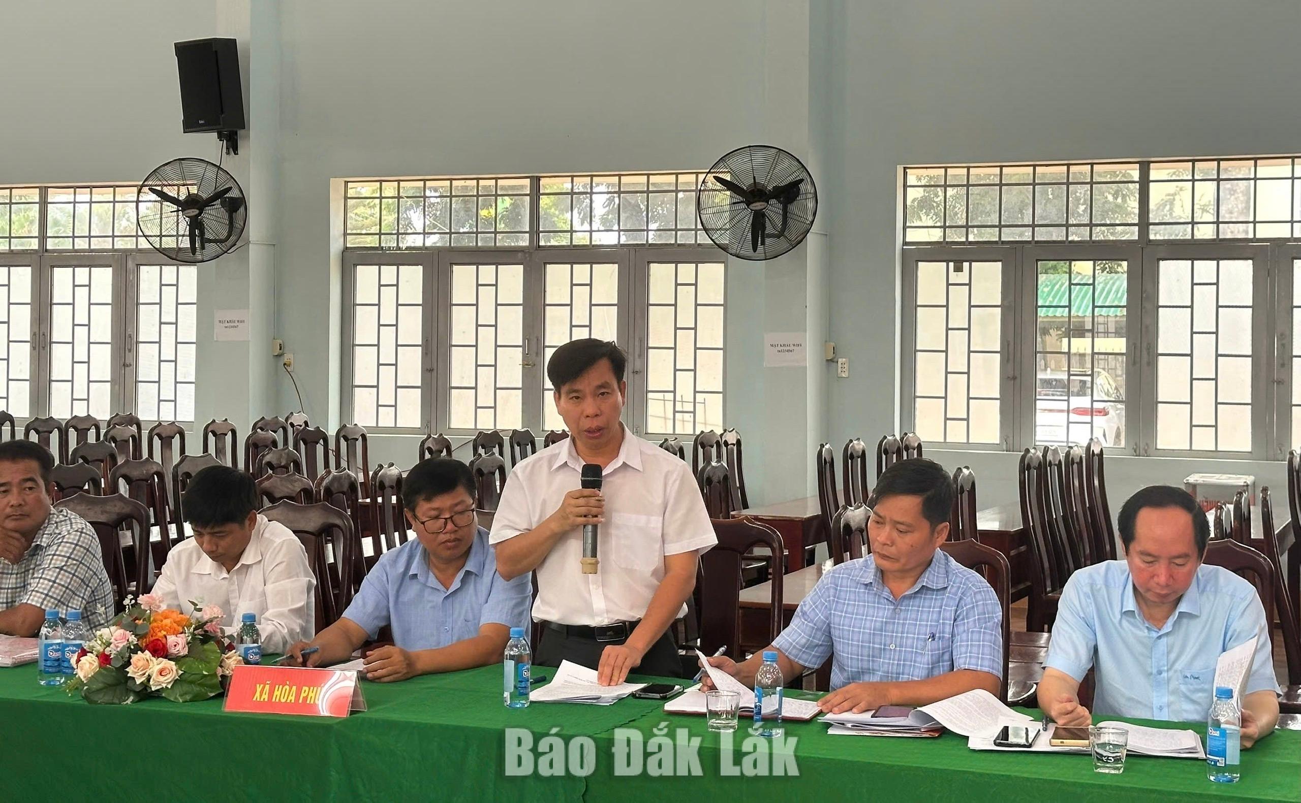 Đại diện Phòng VHXH xã Hòa Phú phát biểu tại buổi giám sát.