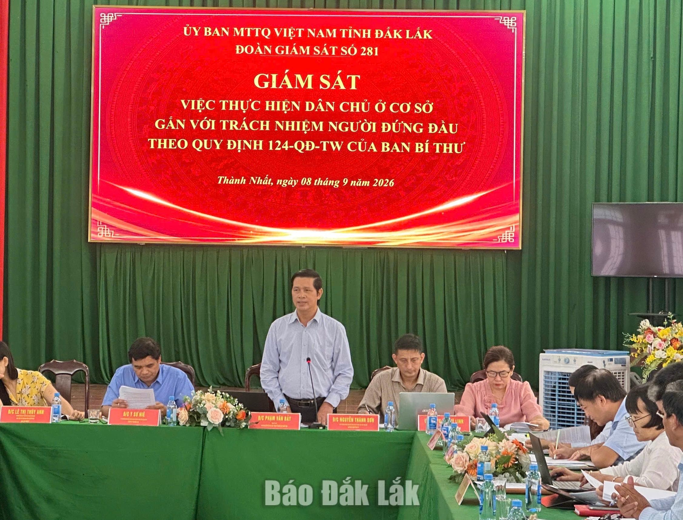 Phó Chủ tịch Ủy ban MTTQ Việt Nam tỉnh Đắk Lắk Phạm Văn Bảy phát biểu tại buổi giám sát phường Thành Nhất.