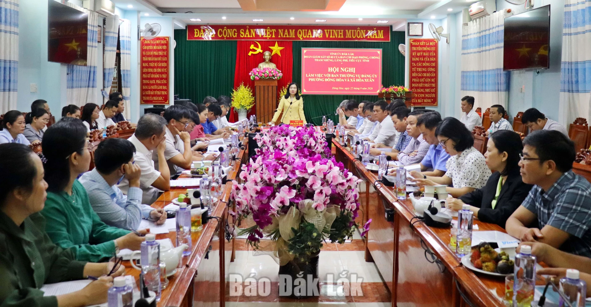 Quang cảnh buổi làm việc của Đoàn giám sát.