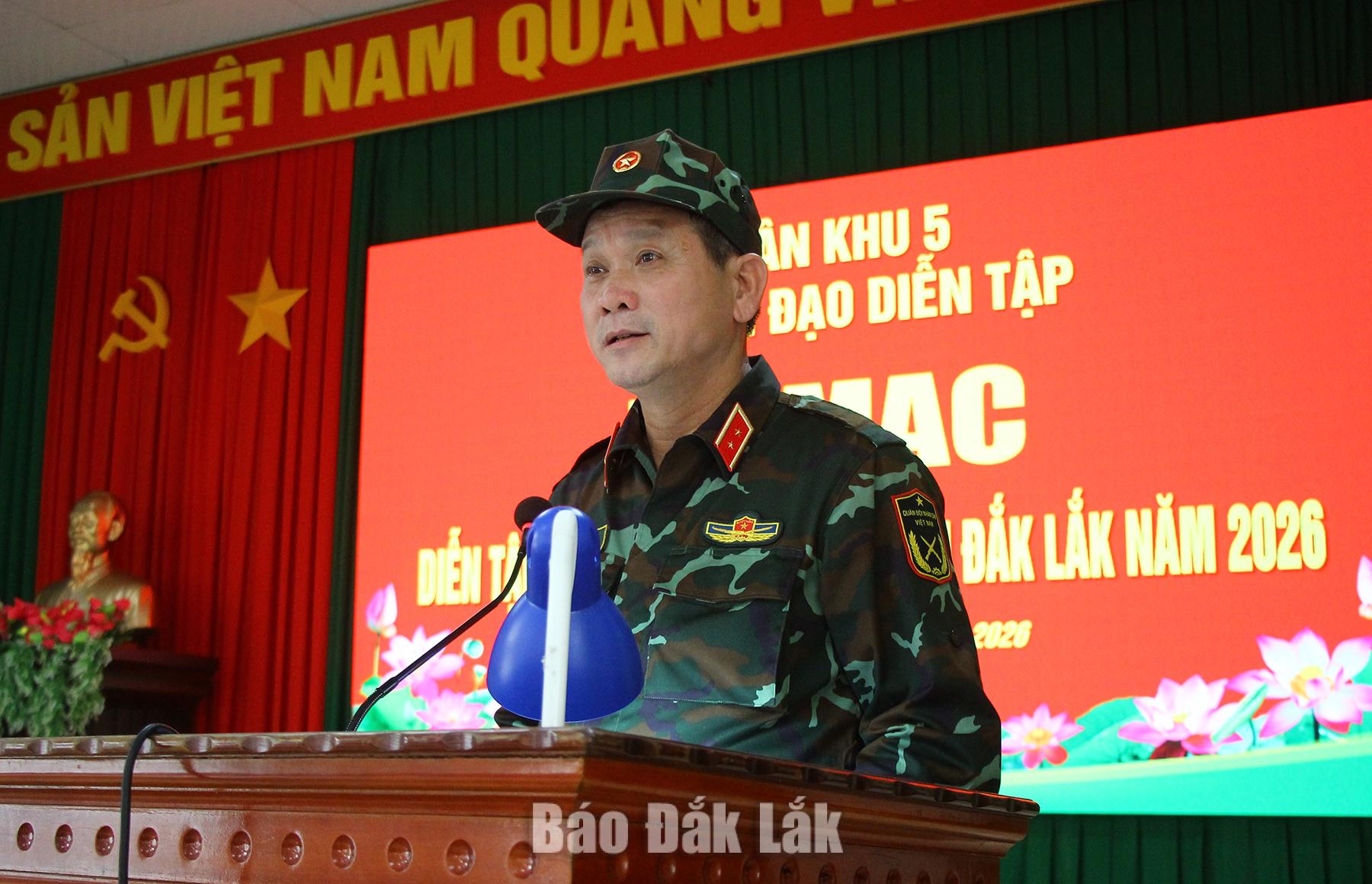 Trung tướng Lê Ngọc Hải, Ủy viên Trung ương Đảng, Tư lệnh Quân khu 5, Trưởng Ban Chỉ đạo diễn tập Quân khu 5 phát biểu tại chương trình.