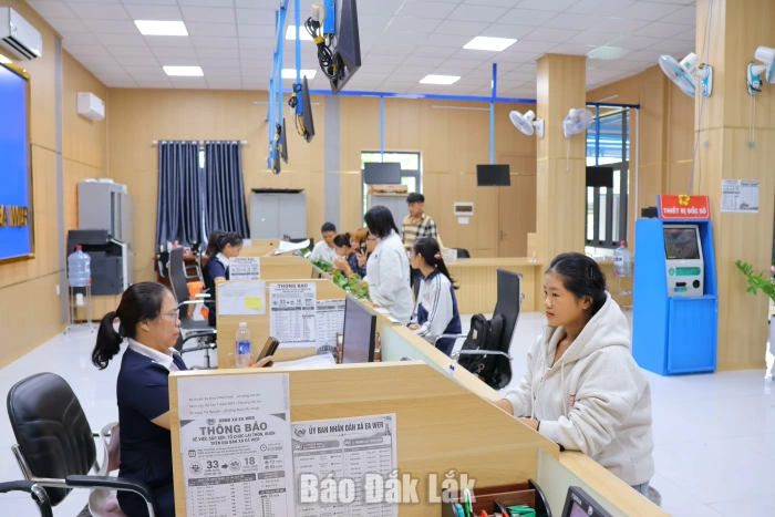 Xã Ea Wer thu hẹp khoảng cách trong tiếp cận dịch vụ công