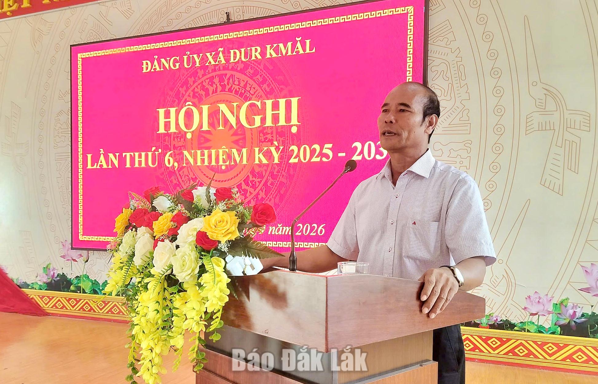 Bí thư Đảng ủy, Chủ tịch HĐND xã Dur Kmăl Y Nem Buôn Krông phát biểu tại hội nghị.