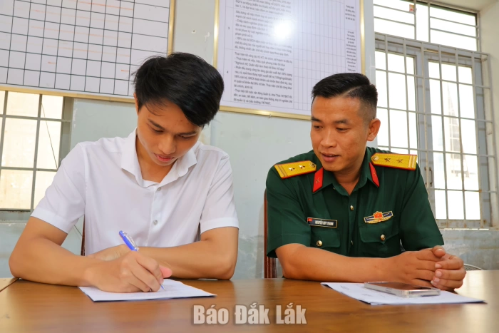 Khát vọng tuổi trẻ qua những lá đơn tình nguyện