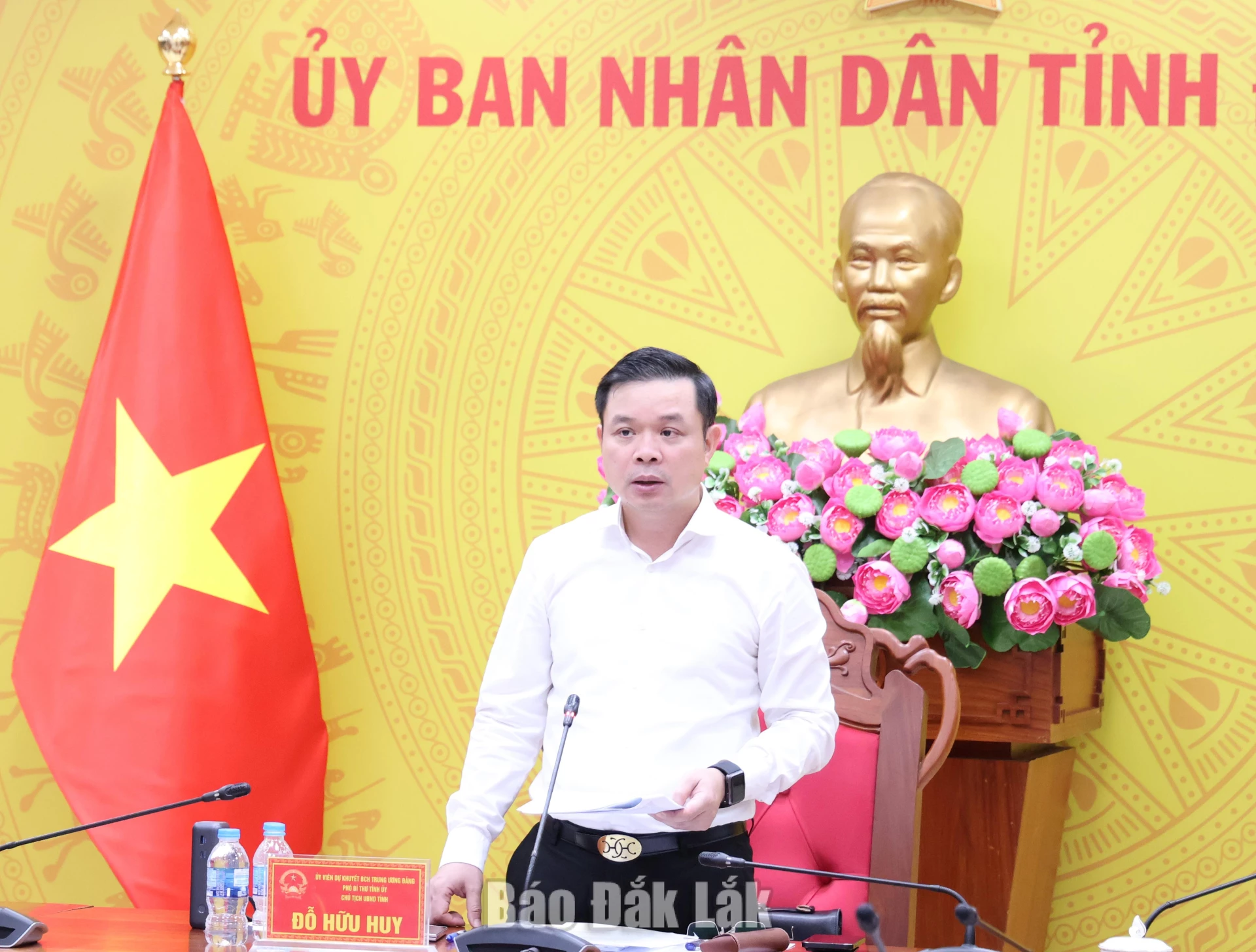 Chủ tịch UBND tỉnh Đắk Lắk Đỗ Hữu Huy phát biểu kết luận cuộc họp.