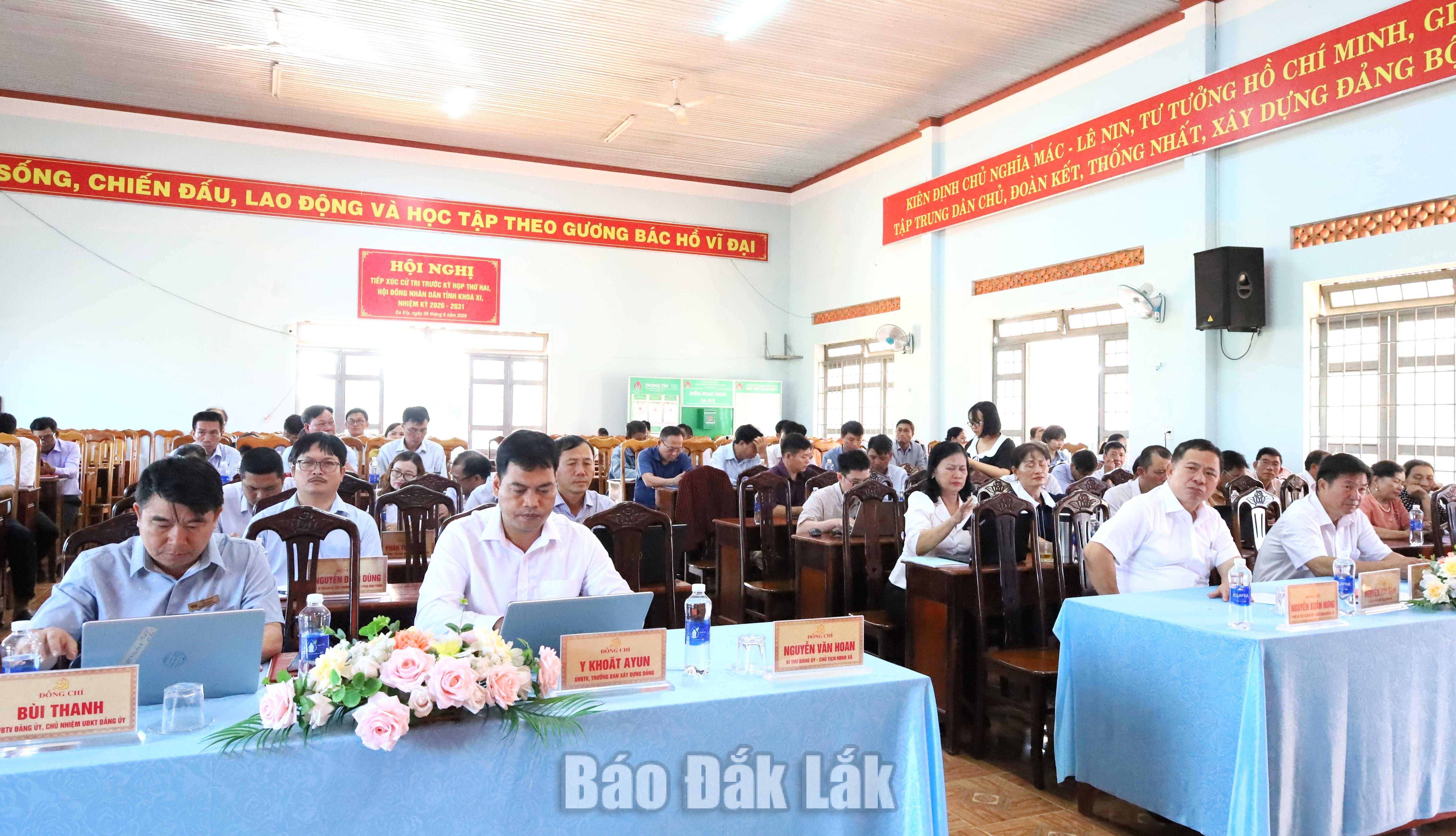 Các đại biểu tham dự hội nghị.