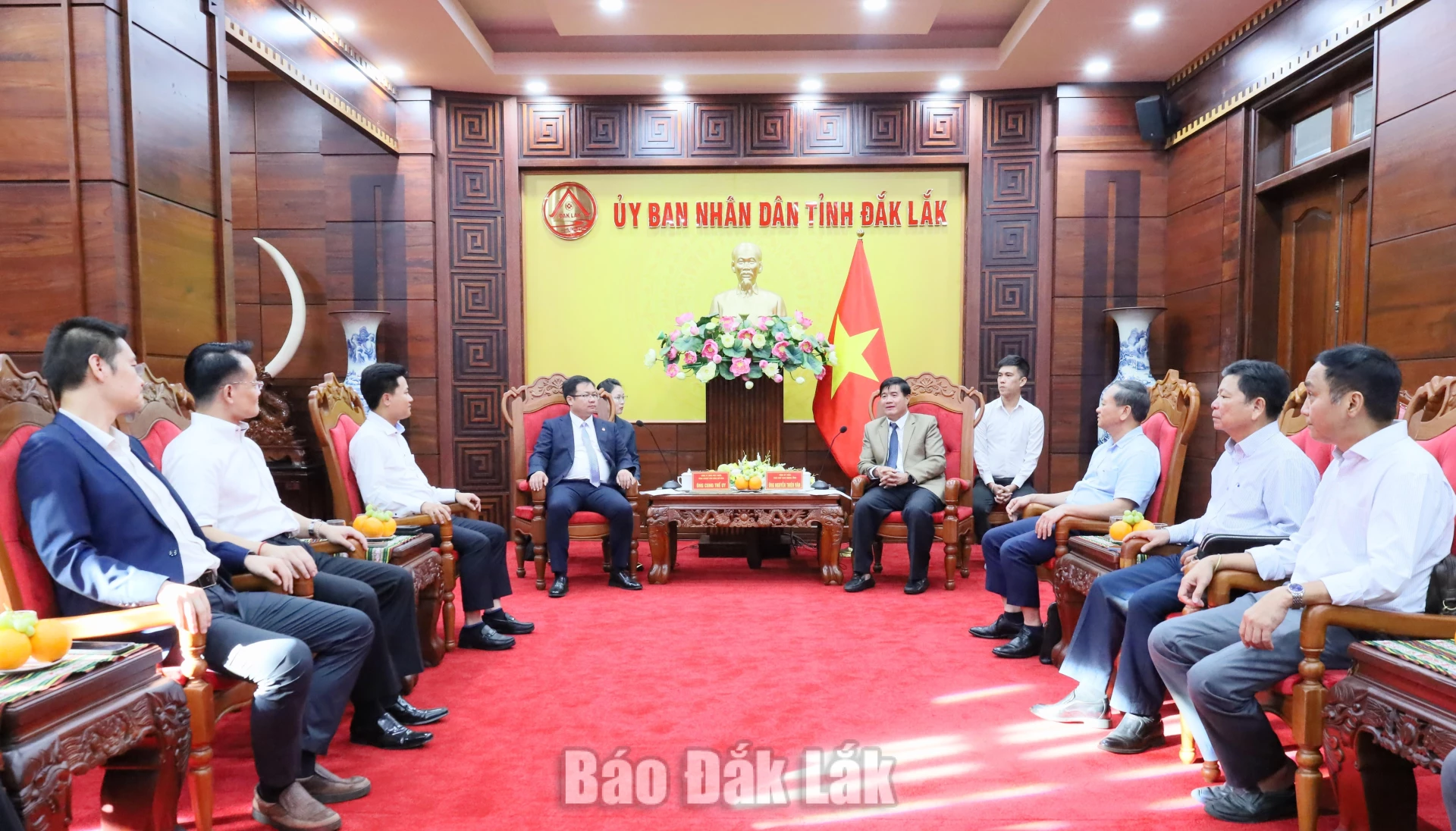 Quang cảnh buổi tiếp và làm việc.