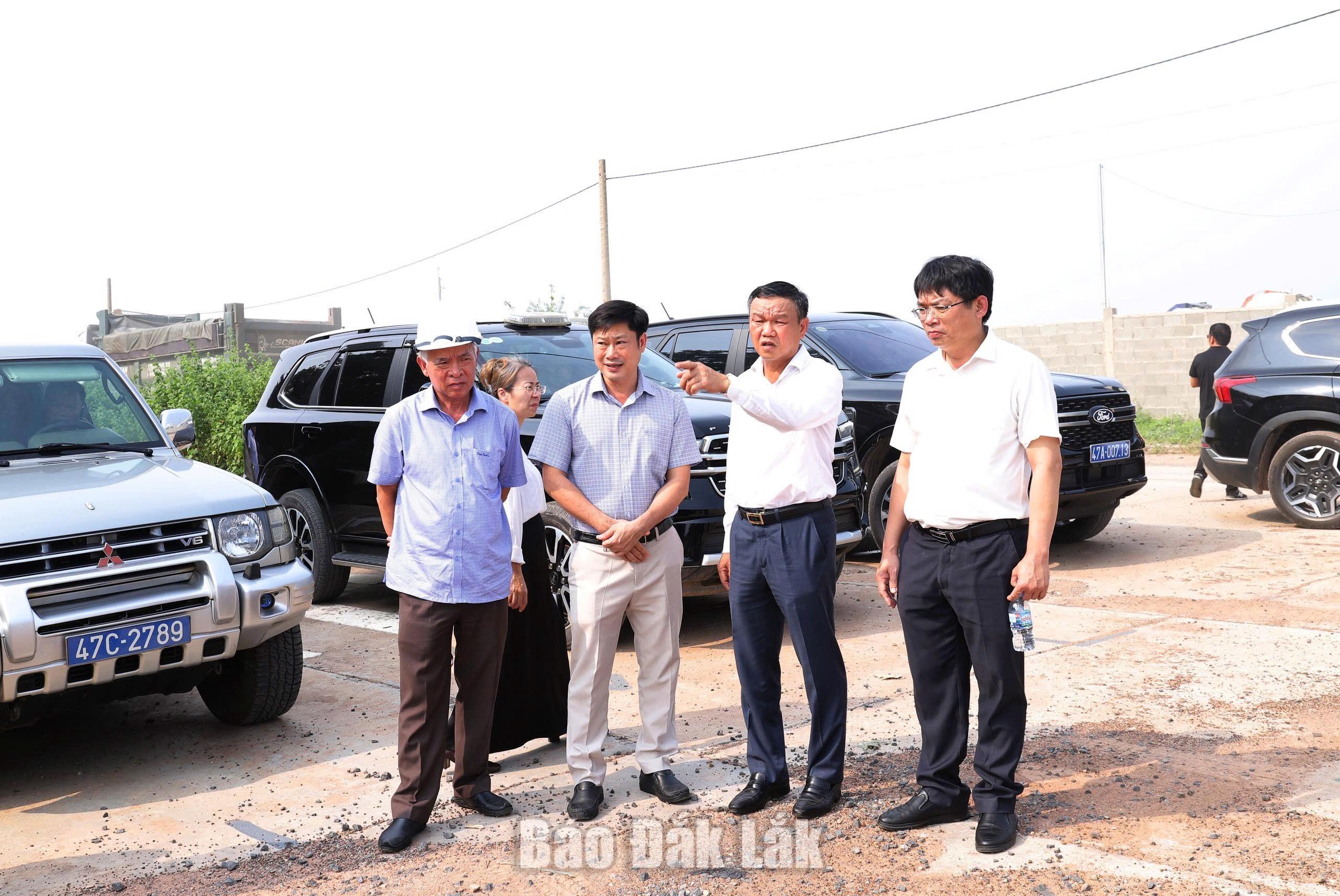 Đoang công tác khảo sát các tuyến đường giao thông trong cụm công nghiệp