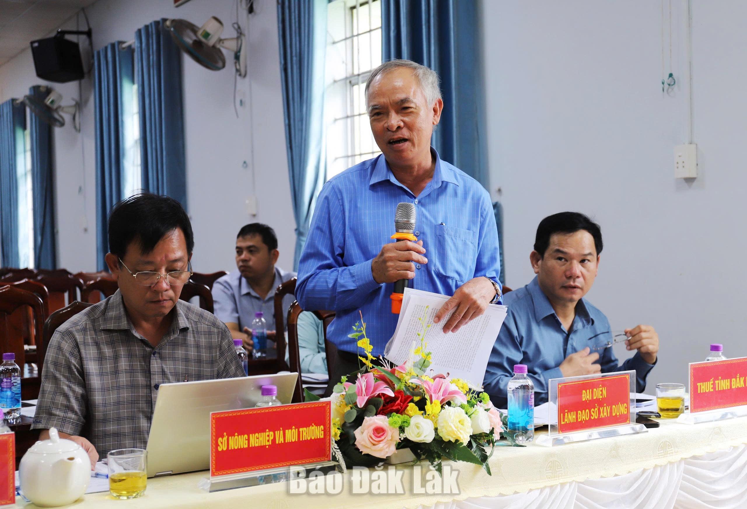 Ông Nguyễn Tấn Chân, Phó giám đốc Sở Xây dựng phát biểu tại buổi làm việc